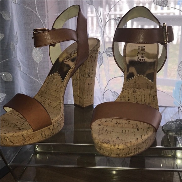 📌👡MICHAEL KORS 👡📌 - Picture 2 of 5